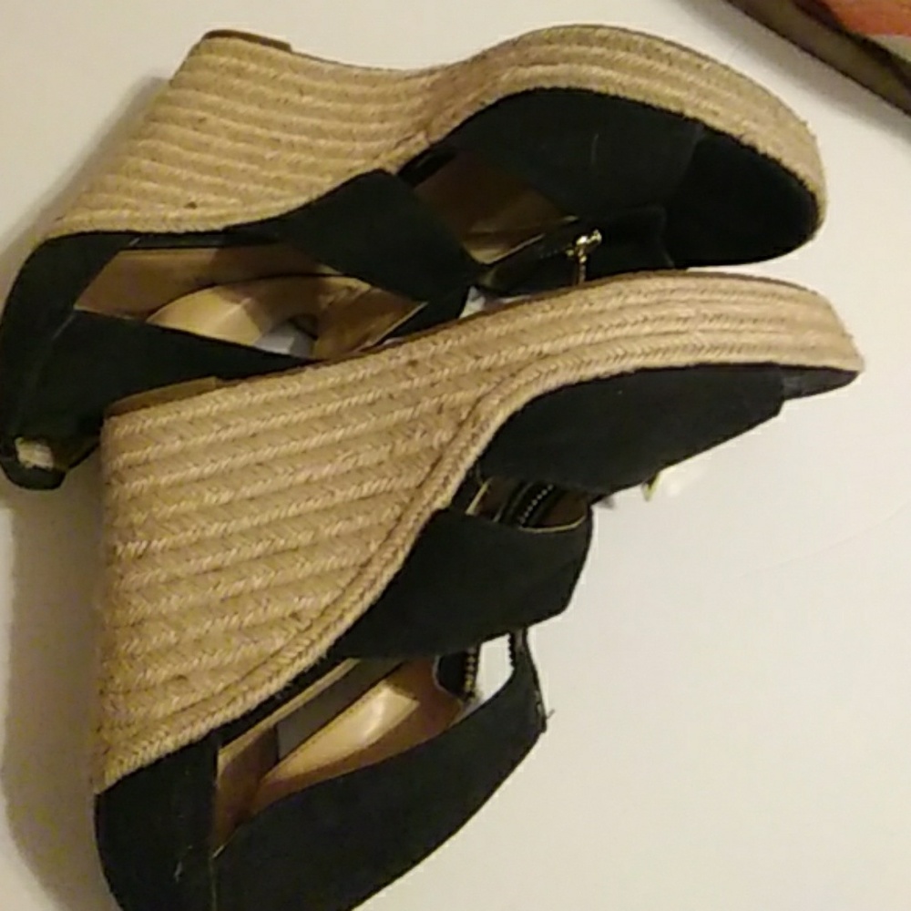 Shoes - Picture 5 of 5
